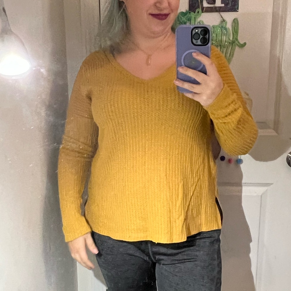 BKE MUSTARD YELLOW WAFFLE KNIT TOP LONG SLEEVE EUC XL TOO CUTE